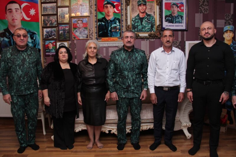 Elçin Quliyev şəhid ailələrini ziyarət etdi - FOTOLAR