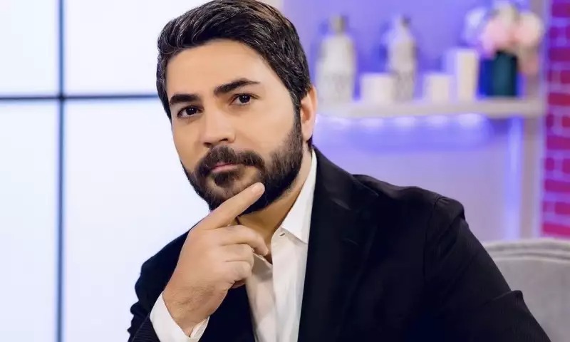 Bəzi müğənnilər hər şeyi görməmişlik dərəcəsində edirlər' - Elçin