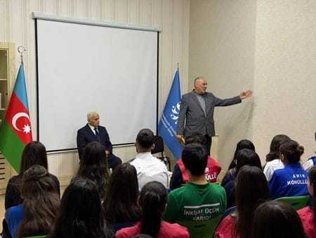 Azərbaycan könüllüləri 20 Yanvar şəhidlərinin xatirəsini yad ediblər - FOTOLAR