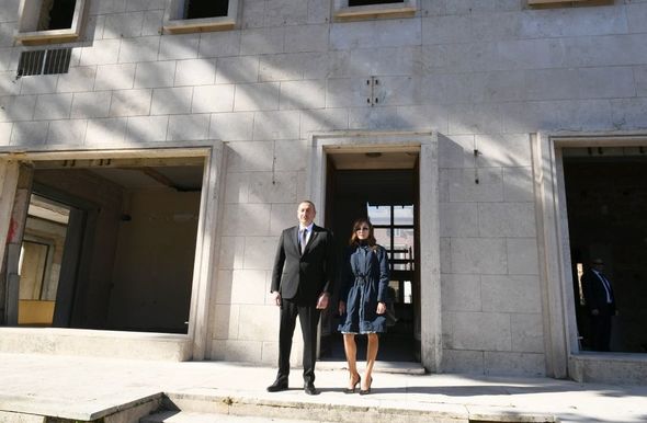 Prezident və Birinci xanım Romada Azərbaycan Mədəniyyət Mərkəzi üçün nəzərdə tutulan binada - FOTO