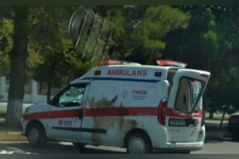 Sumqayıtda təcili tibbi yardım maşını qəzaya düşdü - 3 yaralı var