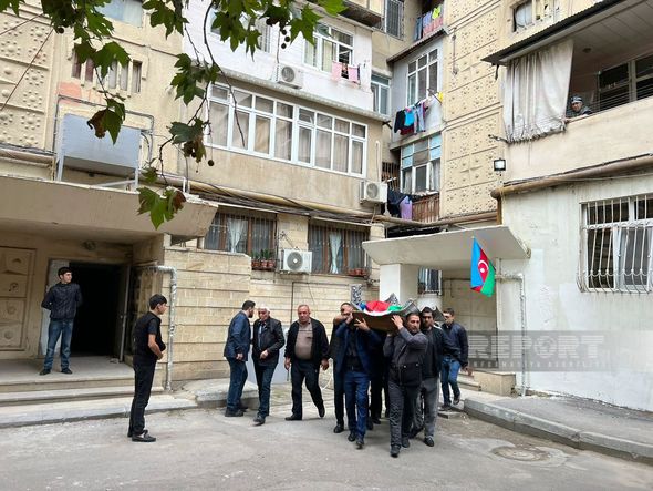 Ermənilərin törətdiyi terror aktı nəticəsində Şuşada həlak olan mülki şəxslə vida mərasimi keçirilir - FOTO