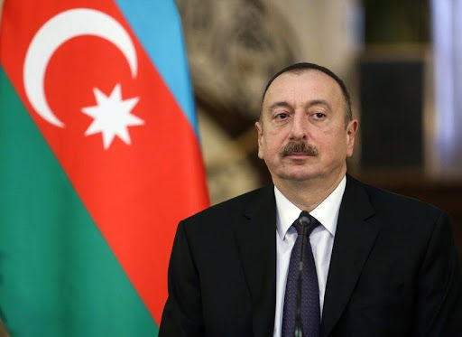 Prezident Xudafərin körpüsündə bayrağımızın qaldırılması münasibətilə Elçin Quliyevi təbrik etdi