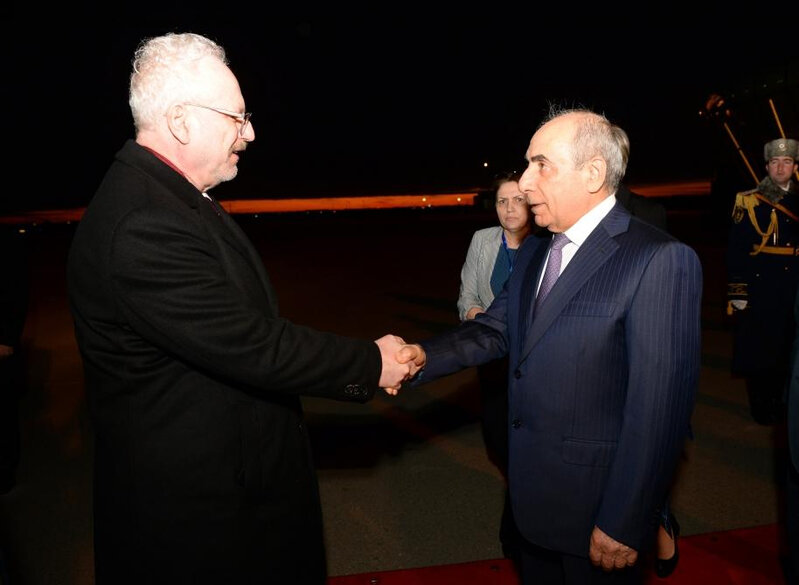 Latviya Prezidenti Azərbaycana rəsmi səfərə gəlib - FOTO