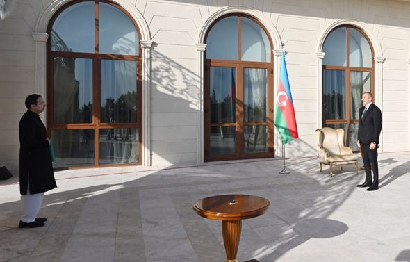 İlham Əliyev Pakistanın yeni təyin olunmuş səfirinin etimadnaməsini qəbul edib - YENİLƏNİB + FOTO