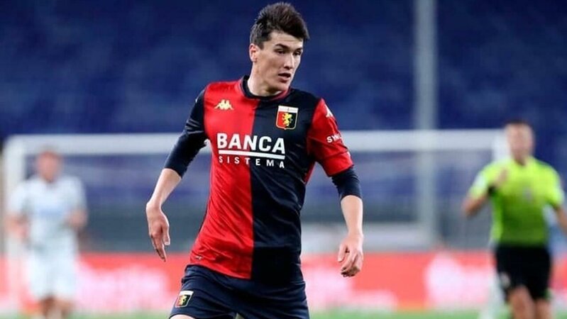 Özbək futbolçu 