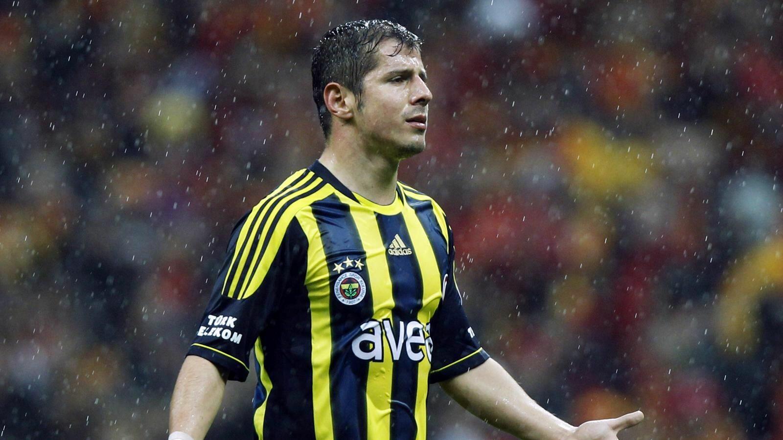 Emre Bəlözoğlu futbolçu karyerasını başa vurub