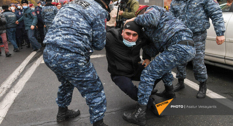 Paşinyan vətəndaşları həbs etdirməyə başladı - FOTO