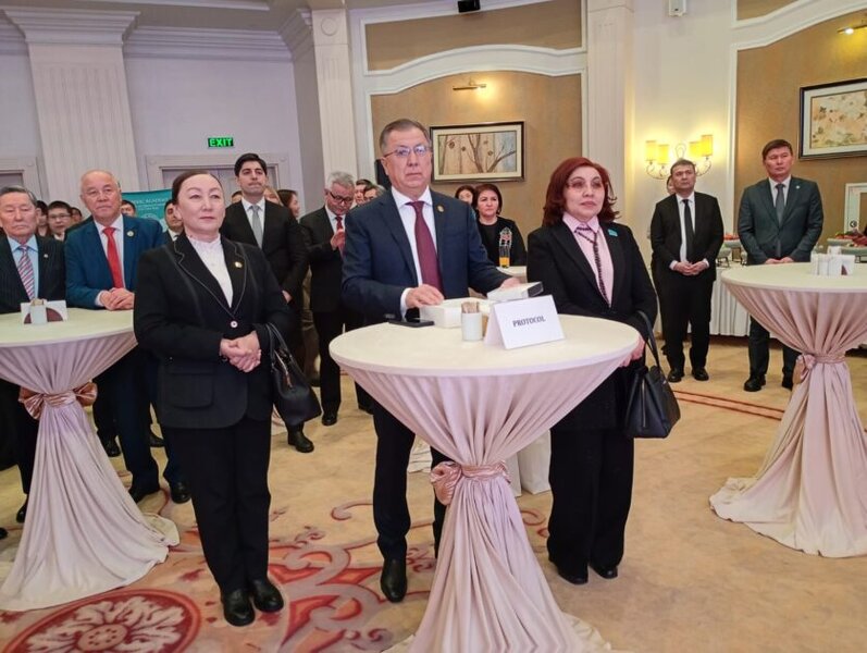 Dünya Türk Dili Ailəsi Günü və Türk Akademiyasının 15 illiyi Astanada qeyd olunub