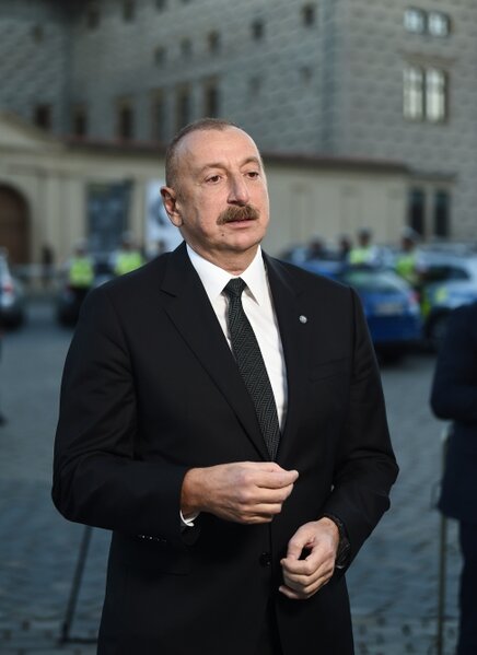 Prezidentin Praqada Azərbaycan kanallarına - MÜSAHİBƏSİ / YENİLƏNİB