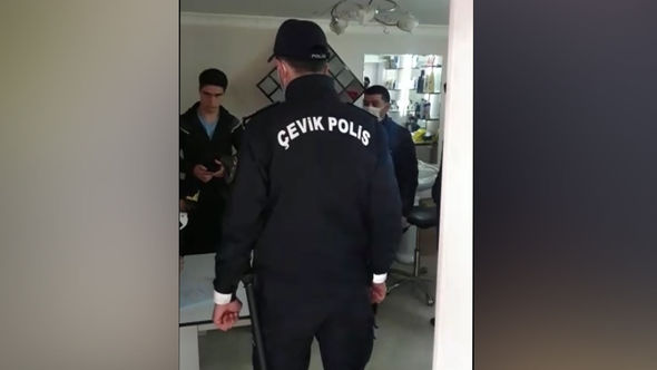 Xüsusi karantin qaydalarını pozan kafe və kişi salonu aşkar edildi