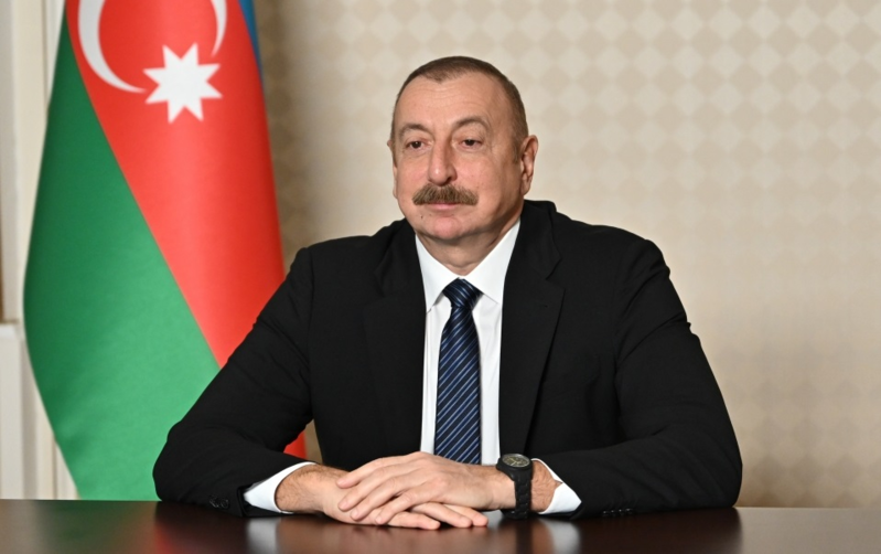 İlham Əliyev İslamabadda hərbi sərgi ilə tanış olub