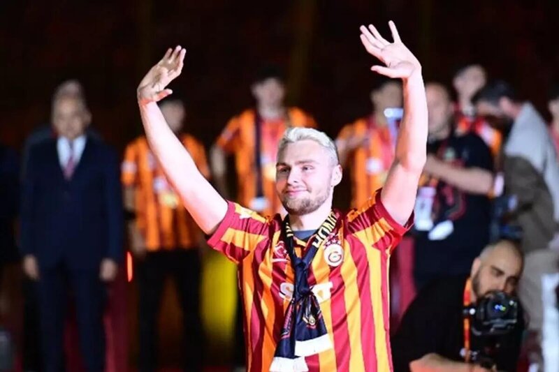Qalatasarayda daha bir ayrılıq - FOTO