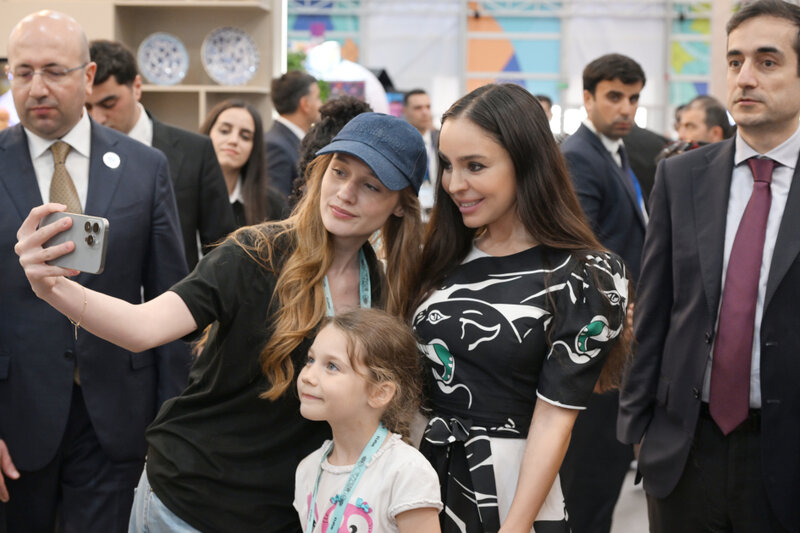 Leyla və Arzu Əliyevalar 'Urban Expo' sərgisində - FOTO