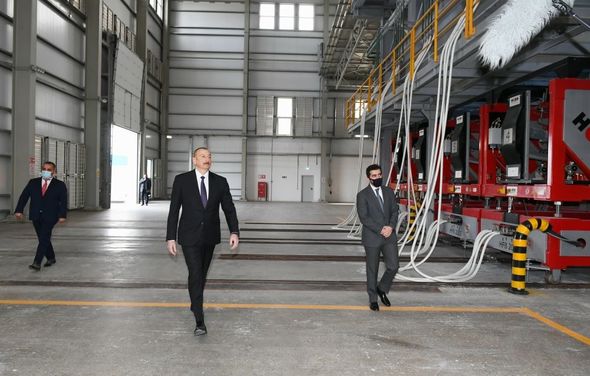 İlham Əliyev Sumqayıt Kimya Sənaye Parkında iki zavodun təməlini qoydu - FOTO/VİDEO