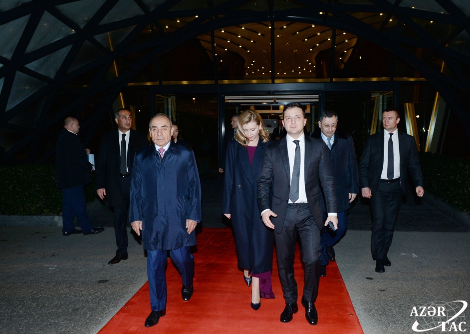 Vladimir Zelenskinin Bakıya səfəri başa çatıb - FOTO 