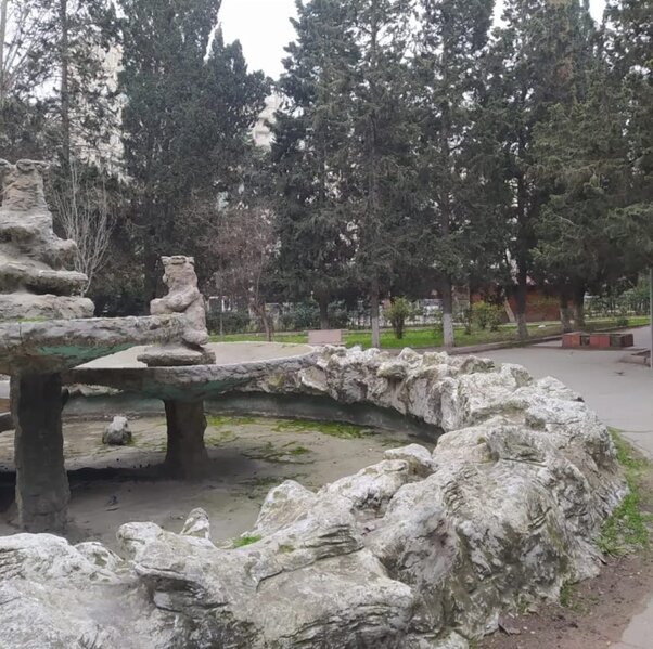 Dahi şairimiz Şəhriyarın adını daşıyan park baxımsız haldadır - FOTOLAR