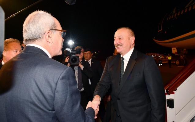 Prezident Əlcəzairə getdi - Fotolar