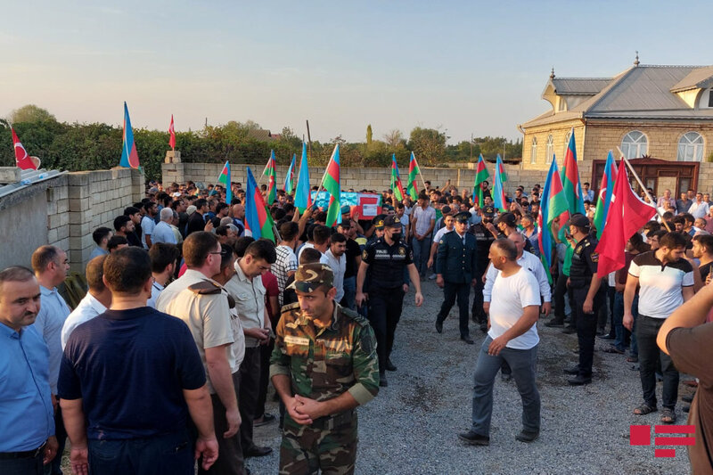 Şəhid olan hərbi qulluqçumuz Saatlıda dəfn edilib - FOTO
