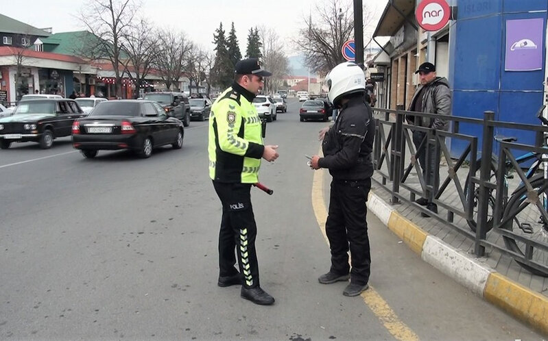 Qaydaları pozan sürücü və piyadalar cəzalandırıldı