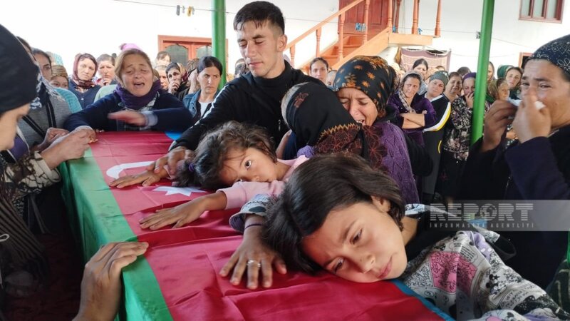 Azərbaycan Ordusunun qəzada həlak olan hərbçisi Taleh Əliyevlə vida mərasimi keçirilir - FOTO