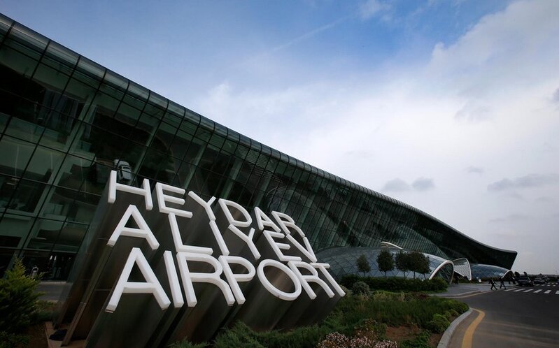 Lufthansa'ya məxsus təyyarə Bakı aeroportuna təcili eniş etməli olub