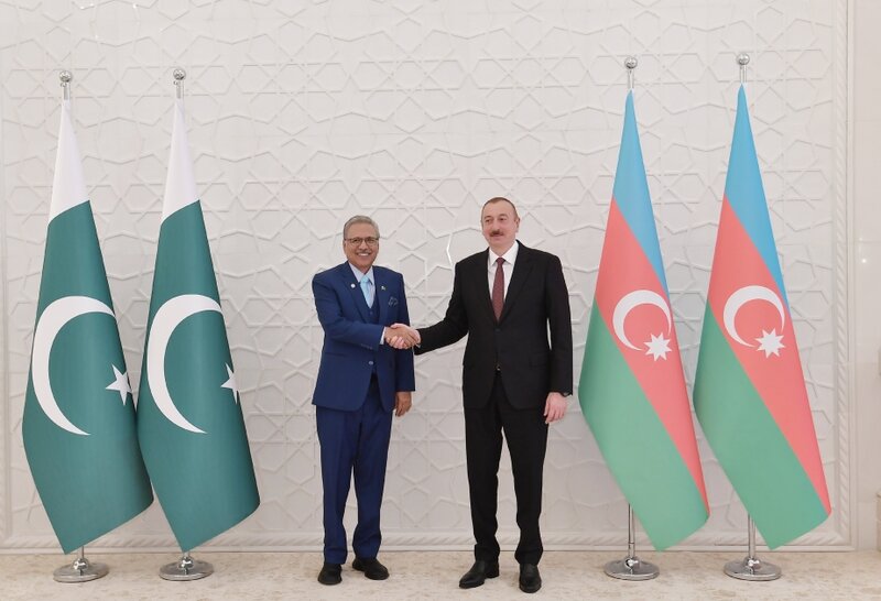 İlham Əliyev Pakistan prezidentini təbrik etdi