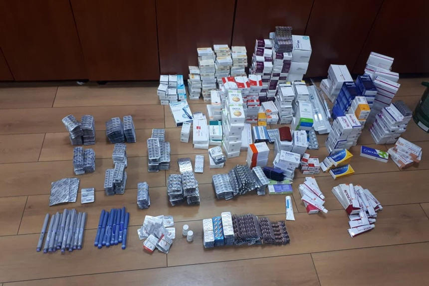Ölkəyə külli miqdarda dərman preparatı gətirmək istədilər