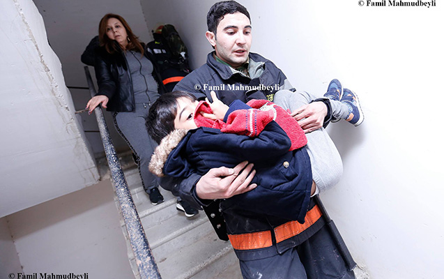 Gecəki yanğında uşaqlar belə xilas edildi - FOTO