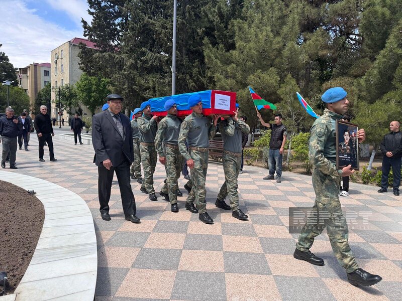 Sumqayıtda Birinci Qarabağ müharibəsinin şəhidi dəfn edildi - FOTOLAR