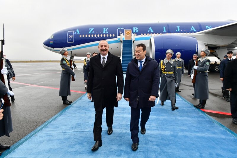 Prezident Qazaxıstandadır - FOTOLAR