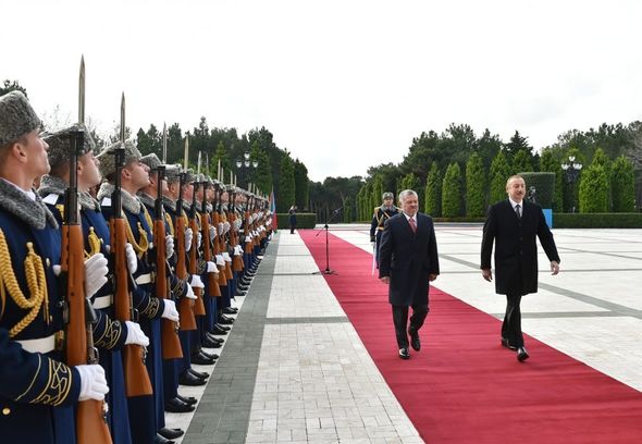 İlham Əliyev İordaniyanın kralını qarşıladı - FOTO