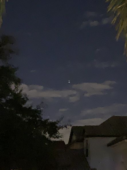 Yupiter və Saturnun "böyük qovuşması" kosmosdan qeydə alındı - FOTO