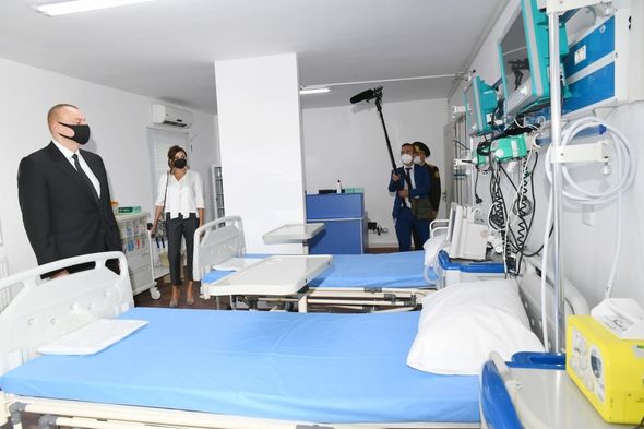 İlham Əliyev və Mehriban Əliyeva Bakıda modul tipli hospitalın açılışında - YENİLƏNİB + FOTO/VİDEO