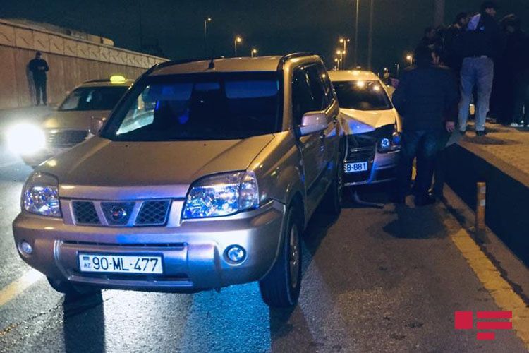 Bakıda zəncirvari qəza: Yaralılar var - FOTO/VİDEO