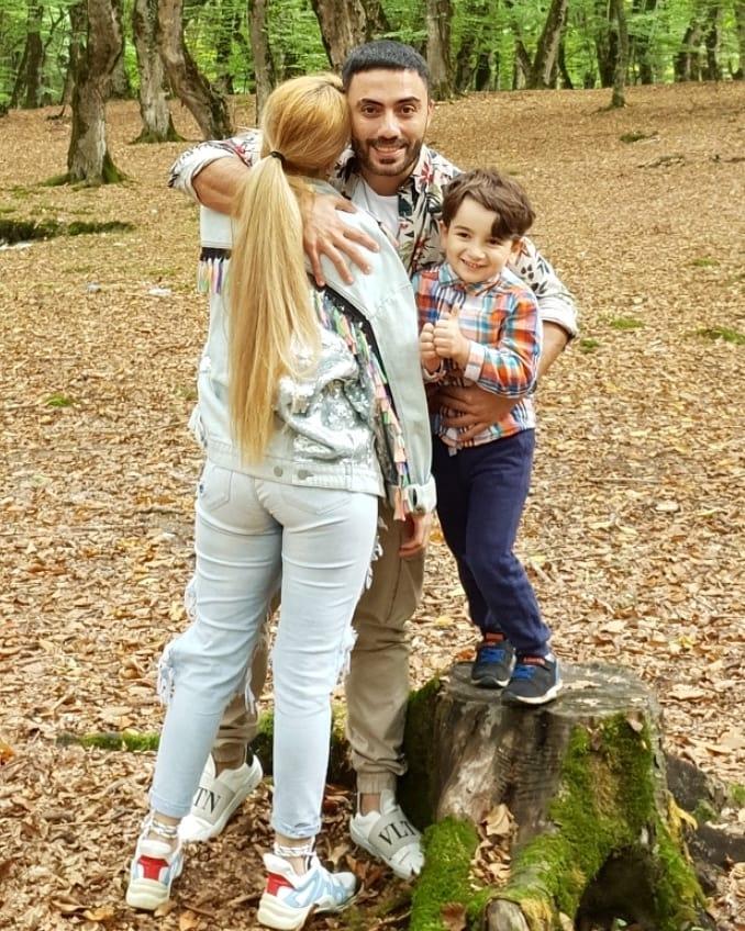 Xanımının şəklini paylaşıb, üzünü gizlətdi - FOTO