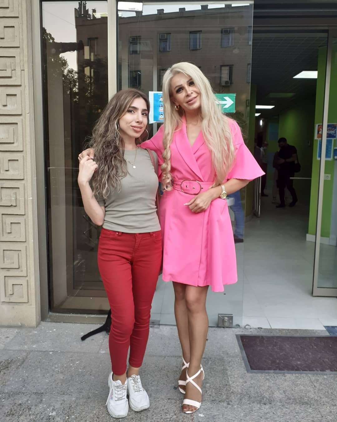 Xərçəngə yoluxan azərbaycanlı jurnalist tanınmaz halda - FOTO