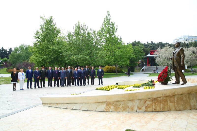 Binəqədi rayonunda Heydər Əliyevin anadan olmasının 100 illik yubileyinə həsr olunmuş tədbir keçirildi - FOTOLAR