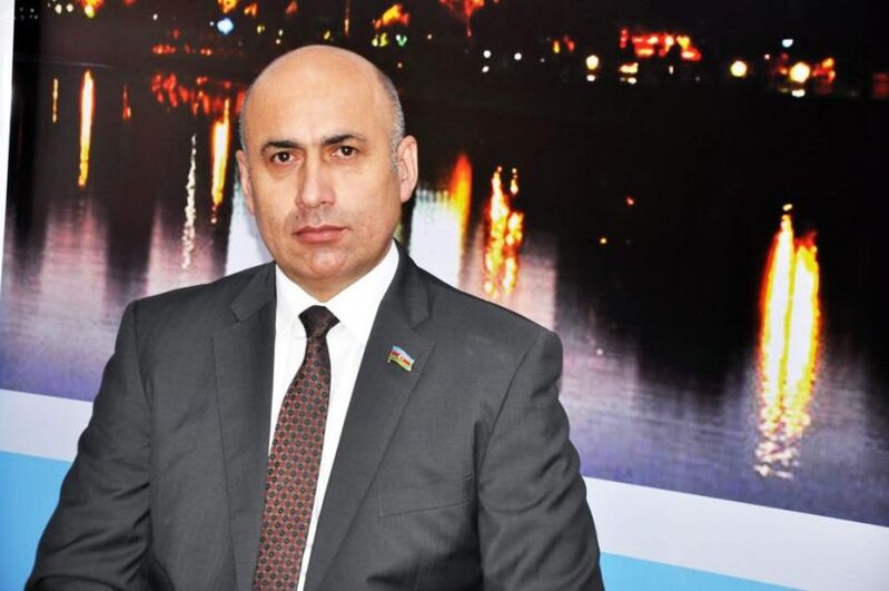 XİN Azər Badamovun Moskvada hava limanında saxlanılmasına münasibət bildirilib