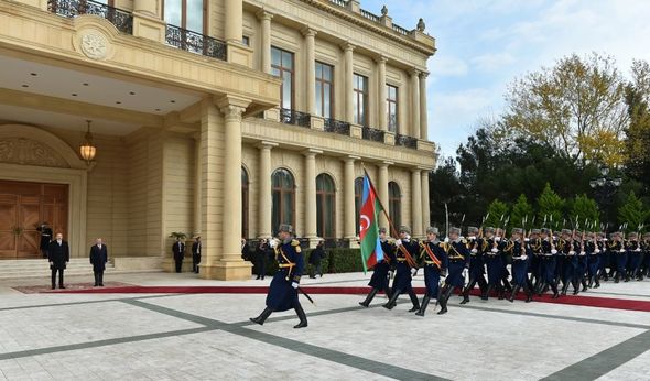 İlham Əliyev İordaniyanın kralını qarşıladı - FOTO