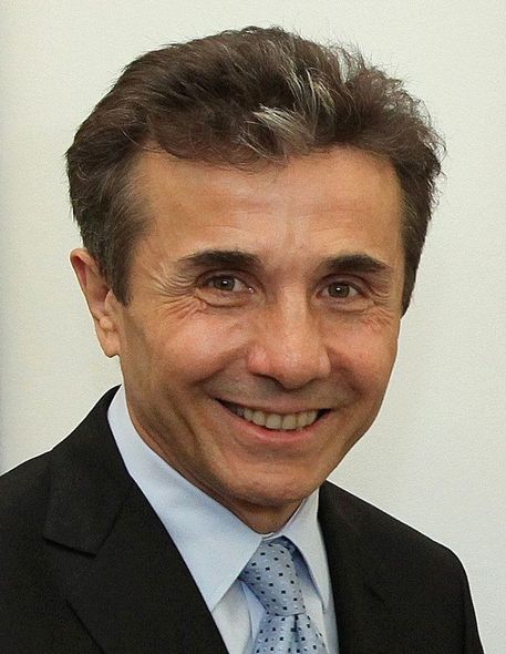 Yalnız bir milyarderi olan ölkələr: TOP13 