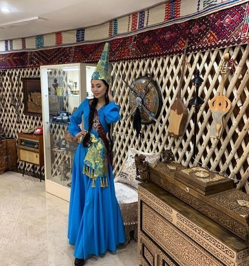 "Miss Qazaxıstan" qabyuyan işləyir - FOTO/VİDEO