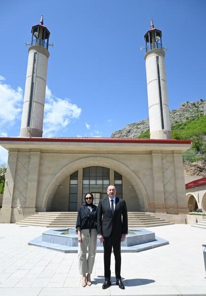 Prezident xanımı ilə Xocalı və Şuşaya getdi