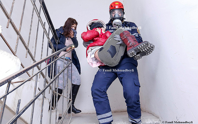 Gecəki yanğında uşaqlar belə xilas edildi - FOTO