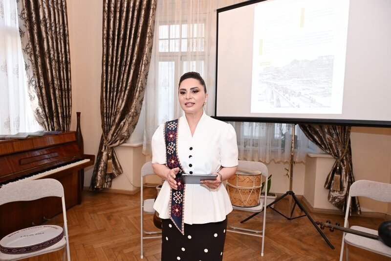 Leyla və Alena Əliyevalar kitab təqdimatında - FOTOLAR