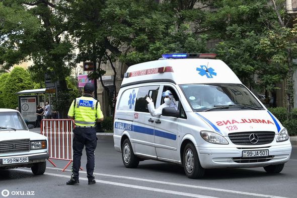 Bakı sərt karantində: İcazə, polis postları, şəhərin sükutu... - FOTOREPORTAJ