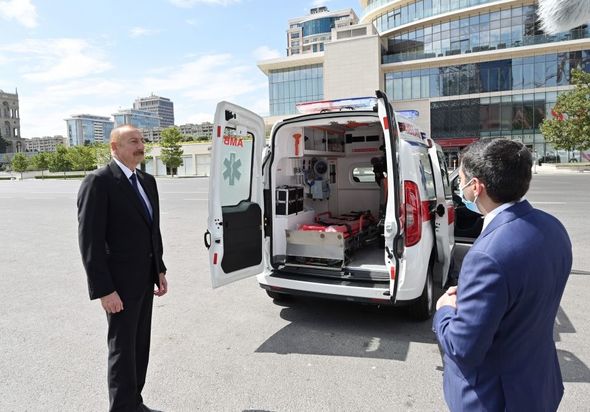 İlham Əliyevin tapşırığı ilə ölkəmizə yeni təcili tibbi yardım avtomobilləri gətirilib - FOTO