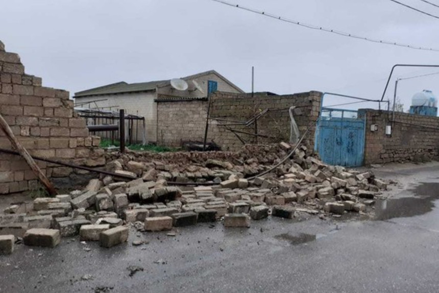 Qusarda hasar uşaqların üzərinə aşdı - 1 ölü, 2 yaralı