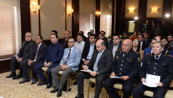 "Yol hərəkətinin təhlükəsizliyinə dair" Dövlət Proqramının icrasının bir illiyinə həsr edilmiş MÜZAKİRƏ