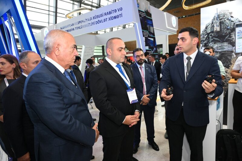 CIDC-2025 tədbirinin rəsmiləri kibertəhlükəsizlik sərgisi ilə tanış olublar - FOTOLAR